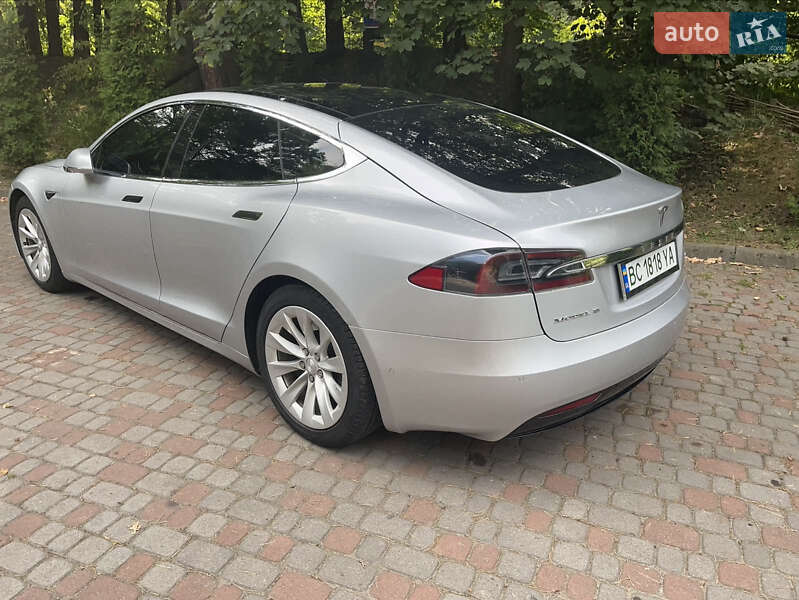 Ліфтбек Tesla Model S 2018 в Трускавці