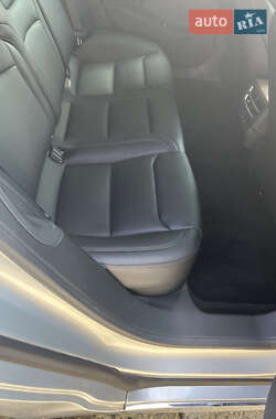 Лифтбек Tesla Model S 2018 в 