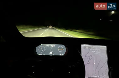 Лифтбек Tesla Model S 2017 в 
