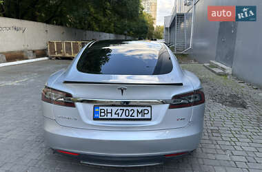 Лифтбек Tesla Model S 2013 в 