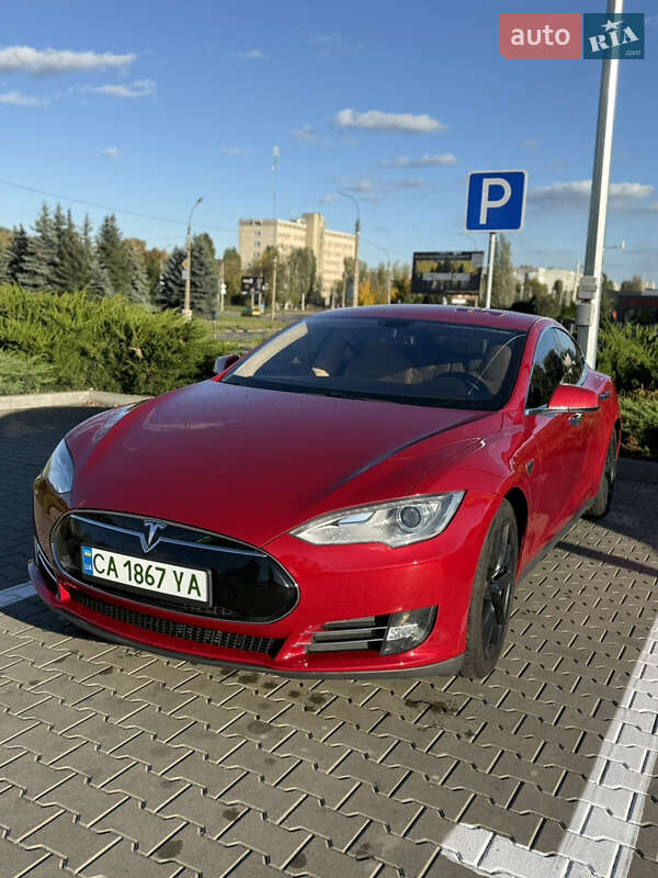 Ліфтбек Tesla Model S 2013 в Черкасах