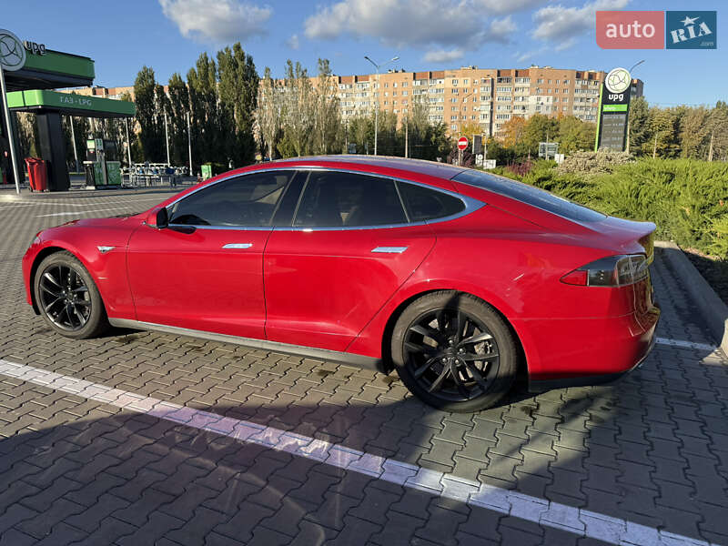 Ліфтбек Tesla Model S 2013 в Черкасах
