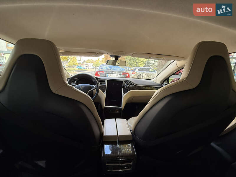 Ліфтбек Tesla Model S 2013 в Черкасах