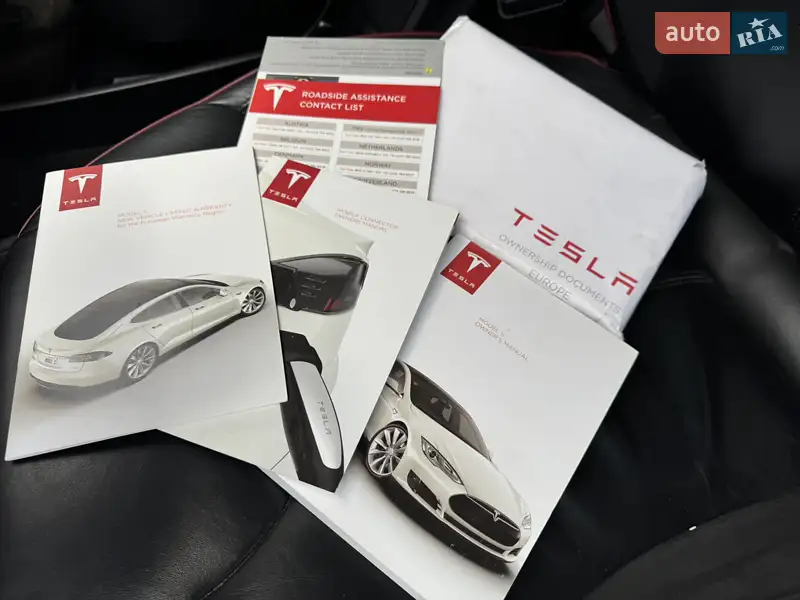 Лифтбек Tesla Model S 2013 в Киеве документ