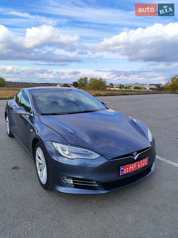Лифтбек Tesla Model S 2018 в Кобеляках