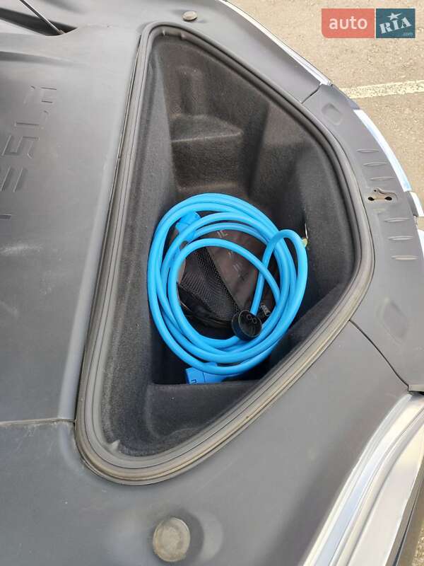 Лифтбек Tesla Model S 2018 в Кобеляках