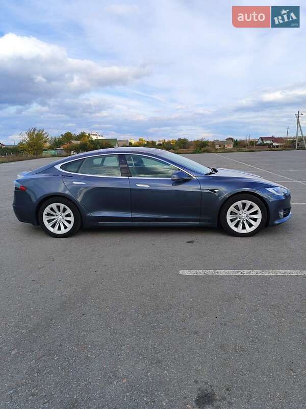Лифтбек Tesla Model S 2018 в Кобеляках