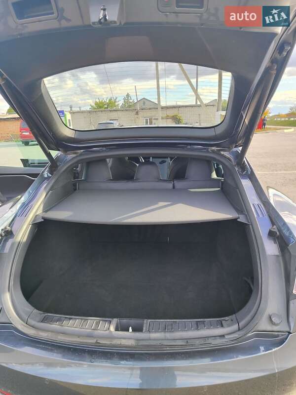 Лифтбек Tesla Model S 2018 в Кобеляках