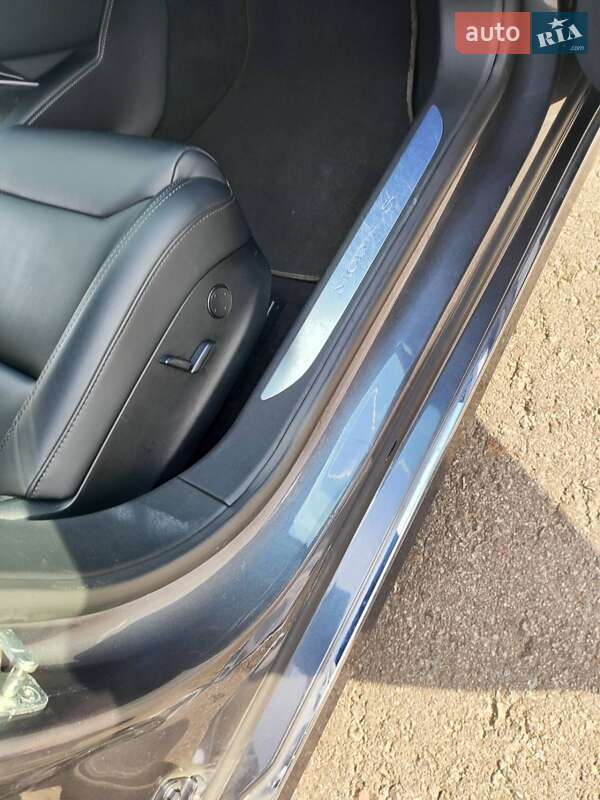 Лифтбек Tesla Model S 2018 в Кобеляках