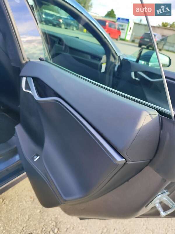 Лифтбек Tesla Model S 2018 в Кобеляках