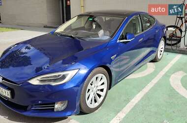 Лифтбек Tesla Model S 2016 в Киеве