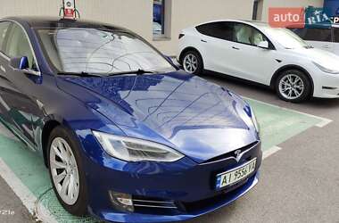 Лифтбек Tesla Model S 2016 в Киеве