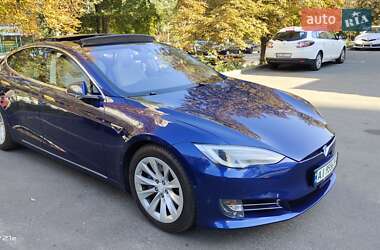 Лифтбек Tesla Model S 2016 в Киеве