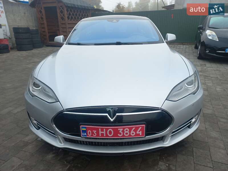 Ліфтбек Tesla Model S 2015 в Шептицькому