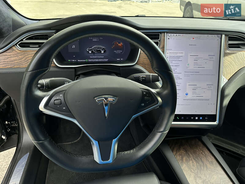 Лифтбек Tesla Model S 2018 в Киеве