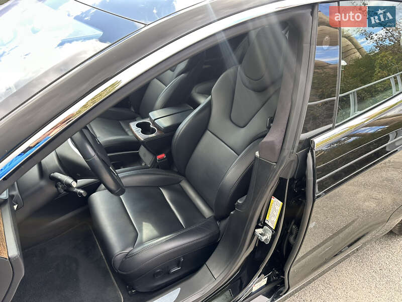 Лифтбек Tesla Model S 2018 в Киеве