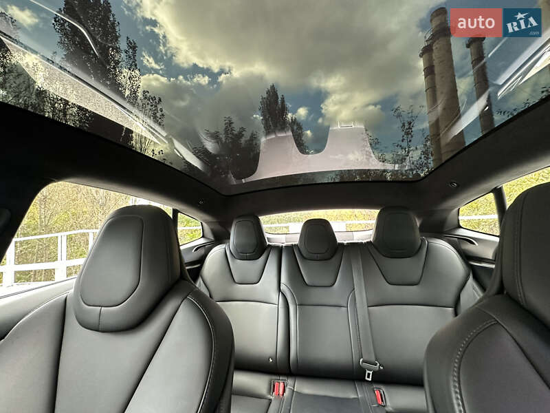 Лифтбек Tesla Model S 2018 в Киеве