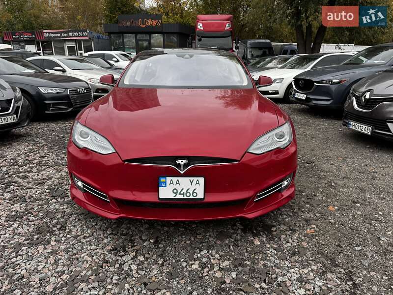 Лифтбек Tesla Model S 2015 в Киеве