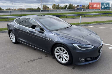 Лифтбек Tesla Model S 2018 в Киеве