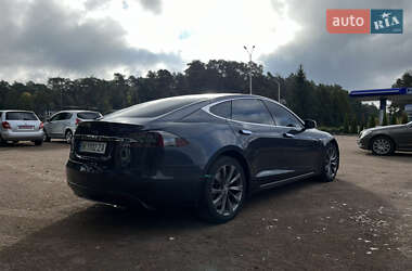 Лифтбек Tesla Model S 2015 в 