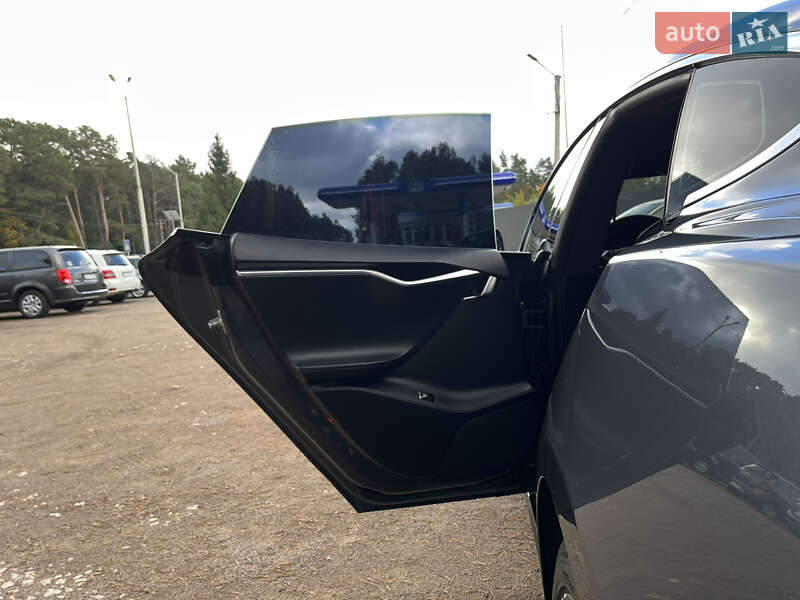 Лифтбек Tesla Model S 2015 в Ровно фото 12 Лифтбек Tesla Model S 2015 в Ровно