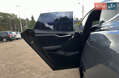 Лифтбек Tesla Model S 2015 в 