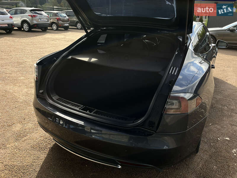 Лифтбек Tesla Model S 2015 в Ровно фото 17 Лифтбек Tesla Model S 2015 в Ровно