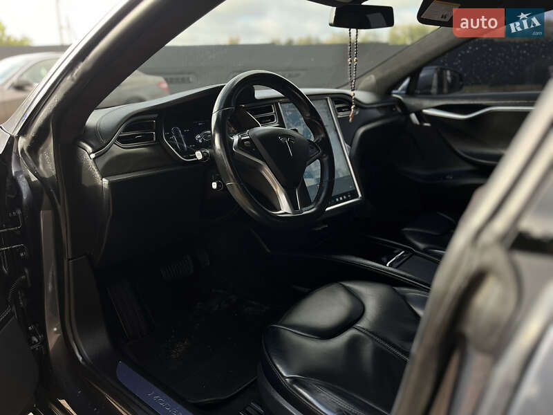 Лифтбек Tesla Model S 2015 в Ровно фото 19 Лифтбек Tesla Model S 2015 в Ровно