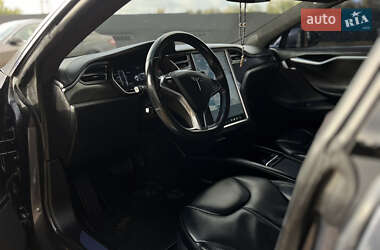 Лифтбек Tesla Model S 2015 в 