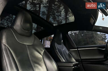 Лифтбек Tesla Model S 2015 в 