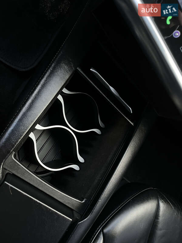 Лифтбек Tesla Model S 2015 в Ровно фото 24 Лифтбек Tesla Model S 2015 в Ровно
