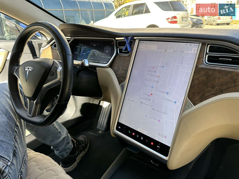Ліфтбек Tesla Model S 2013 в Чорноморську