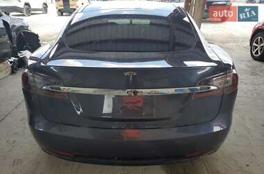 Лифтбек Tesla Model S 2017 в 