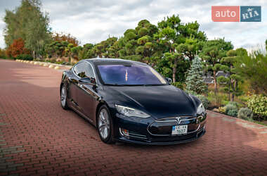 Лифтбек Tesla Model S 2013 в Черновцах