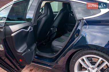 Лифтбек Tesla Model S 2013 в 