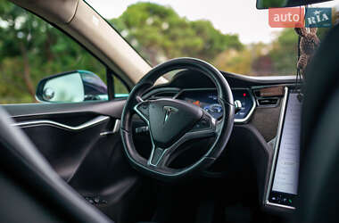 Лифтбек Tesla Model S 2013 в 