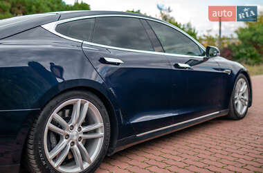 Лифтбек Tesla Model S 2013 в 