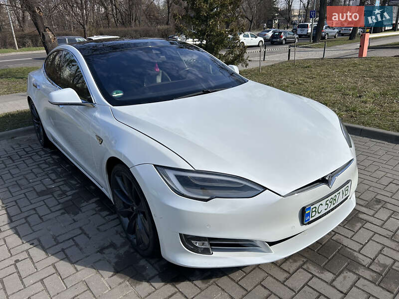 Tesla Model S 2016
