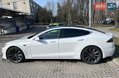 Лифтбек Tesla Model S 2016 в Львове