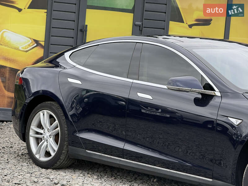Лифтбек Tesla Model S 2013 в Стрые