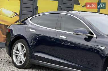 Лифтбек Tesla Model S 2013 в 