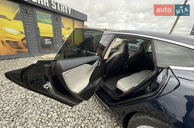 Лифтбек Tesla Model S 2013 в 