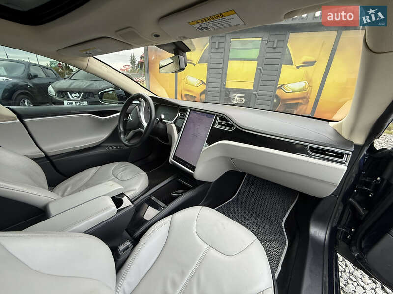 Лифтбек Tesla Model S 2013 в Стрые