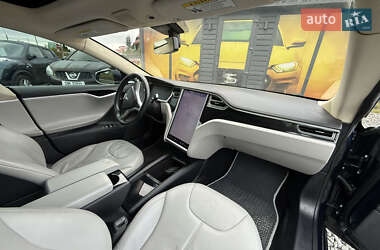 Лифтбек Tesla Model S 2013 в 
