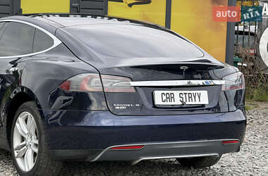 Лифтбек Tesla Model S 2013 в 