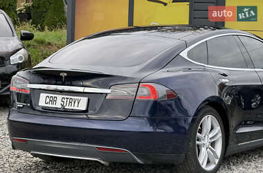Лифтбек Tesla Model S 2013 в 