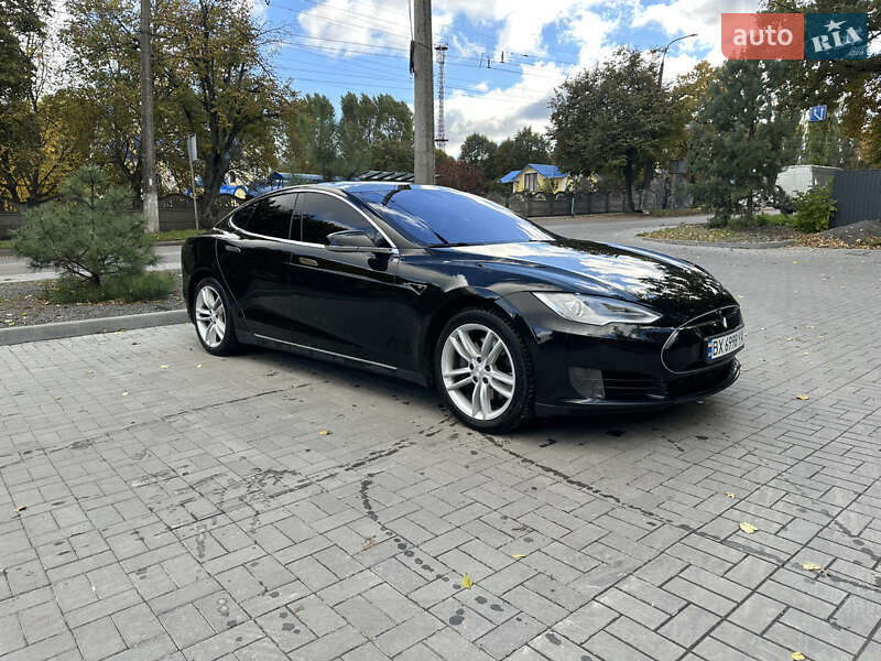 Лифтбек Tesla Model S 2015 в Хмельницком фото 11 Лифтбек Tesla Model S 2015 в Хмельницком