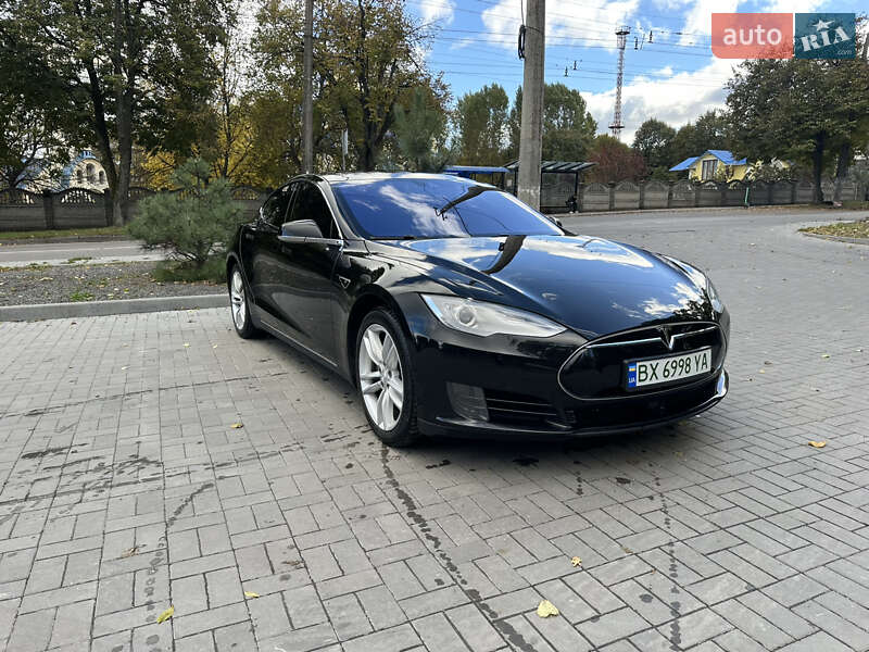 Лифтбек Tesla Model S 2015 в Хмельницком фото 12 Лифтбек Tesla Model S 2015 в Хмельницком