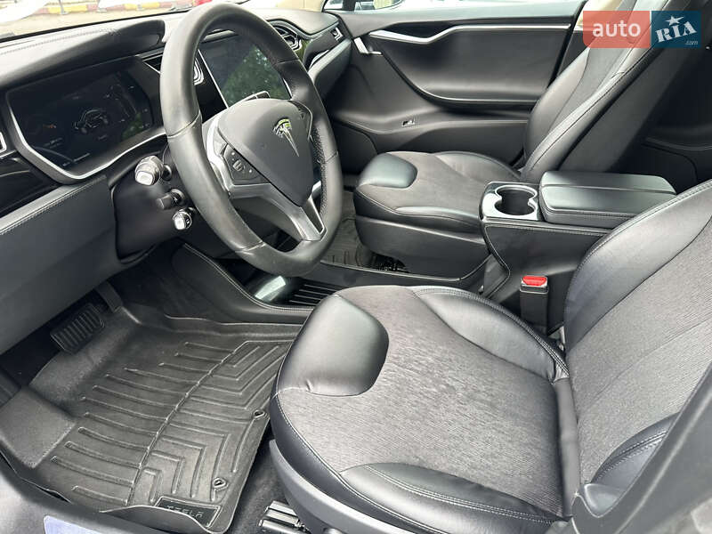 Лифтбек Tesla Model S 2015 в Хмельницком фото 14 Лифтбек Tesla Model S 2015 в Хмельницком