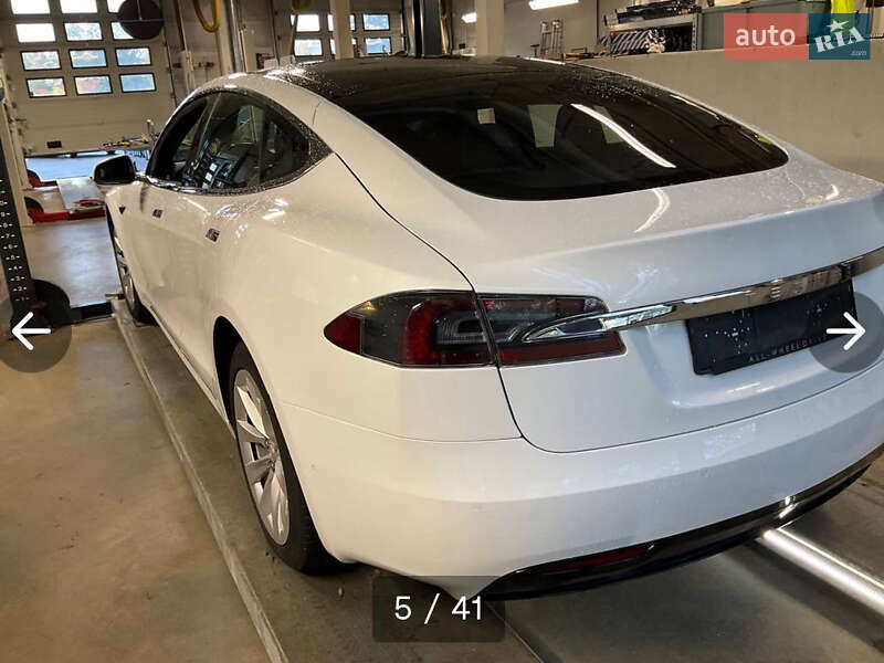 Ліфтбек Tesla Model S 2018 в Львові